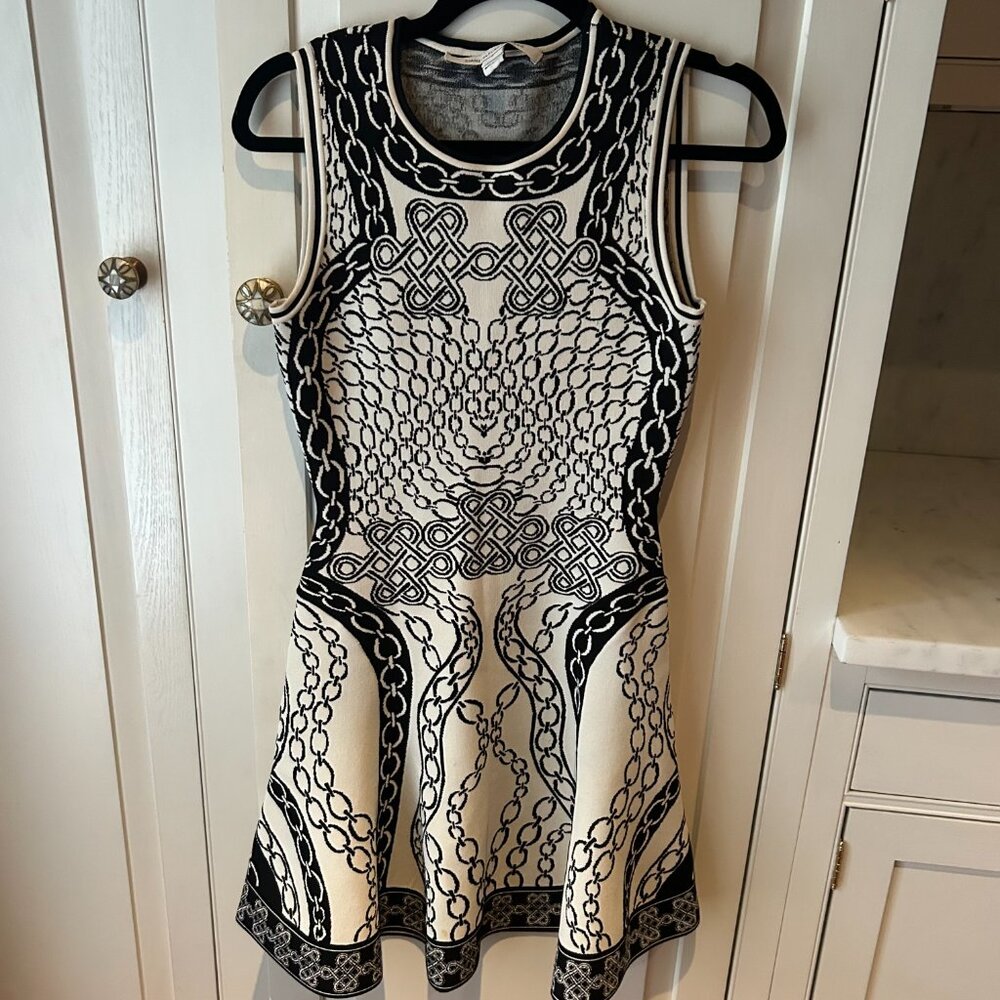 Diane von Furstenberg DVF Knit Sleeveless Dress Sz P White Black